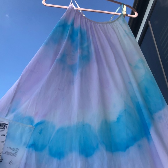 **MORE COMING SOON** Beach cover up 🌸 - Picture 2 of 6